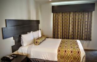 Jewel City Inn Glendale Room photo